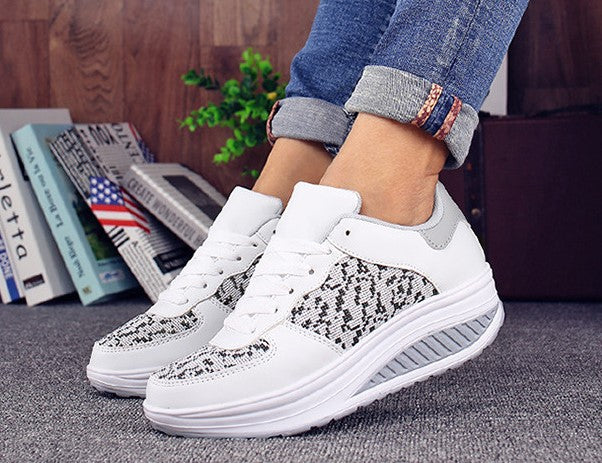 2020 autumn and winter new leather surface increased thick sole leisure travel running women's shoes