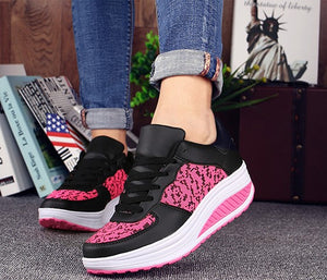 2020 autumn and winter new leather surface increased thick sole leisure travel running women's shoes