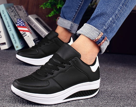 2020 autumn and winter new leather surface increased thick sole leisure travel running women's shoes