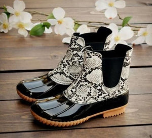 Women Waterproof Round-toe Leather Ankle Boots